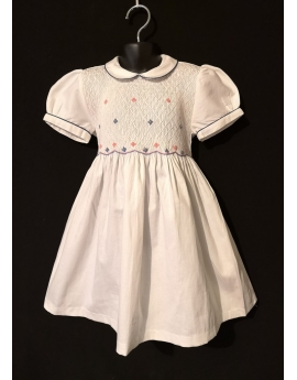 Robe smocks manches ballon en coton piqué blanc, bordure bleu ciel