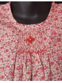 blouse smocks manches volantes en coton imprimé petites fleurs rouge et rose