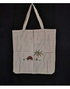 Sac tote bag en coton brodé de tortue cocotier fait main