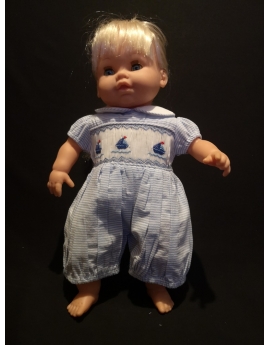 Barboteuse smocks en coton fines rayures bleu ciel pour poupée 36 cm