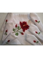 Nappe de table avec 12 serviettes blanches brodées à la main à motif hibiscus rouge