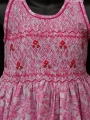 Robe smocks sans manches en coton imprimé fuchsia 