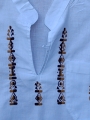 Tunique brodée en lin blanc motif "Aloalo"