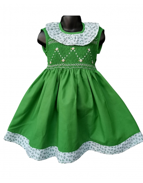Robe smocks sans manches en coton vert bordure fleurie